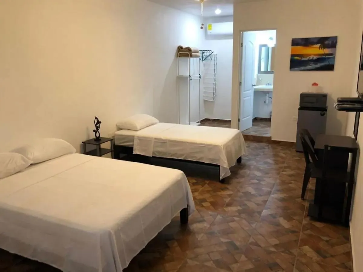 Hotel Xaman 칸쿤 3*,